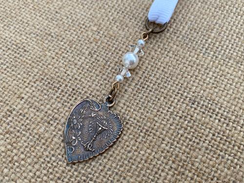 First Holy Communion Bookmark Gift, Heart with Eucharist Symbols, Bible Bookmark, 1st Communion, Swarovski Pearls and Crystals, White Ribbon