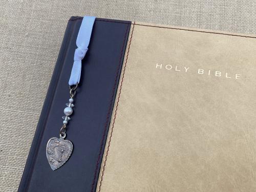 First Holy Communion Bookmark Gift, Heart with Eucharist Symbols, Bible Bookmark, 1st Communion, Swarovski Pearls and Crystals, White Ribbon