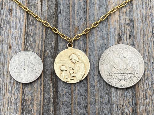 Gold First Communion Medal Pendant on a Gold Necklace, Antique Replica, 1st Communion Necklace, Eucharist Necklace, First Communion Jewelry